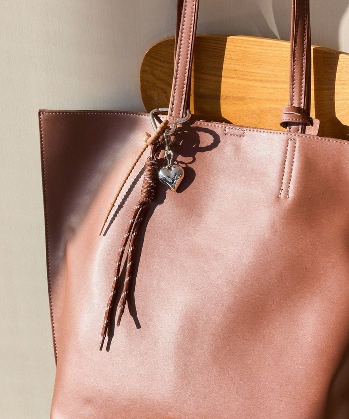 【フィービィー/phoebe】のハートロープストラップバッグチャーム インテリア・キッズ・メンズ・レディースファッション・服の通販 founy(ファニー) https://founy.com/ ファッション Fashion レディースファッション WOMEN アクセサリー Accessories キーホルダー Key Ring クール Cool シルバー Silver スタイリッシュ Stylish チャーム Charm ポーチ Pouch メタル Metal |ID: prp329100004506688 ipo3291000000031811835