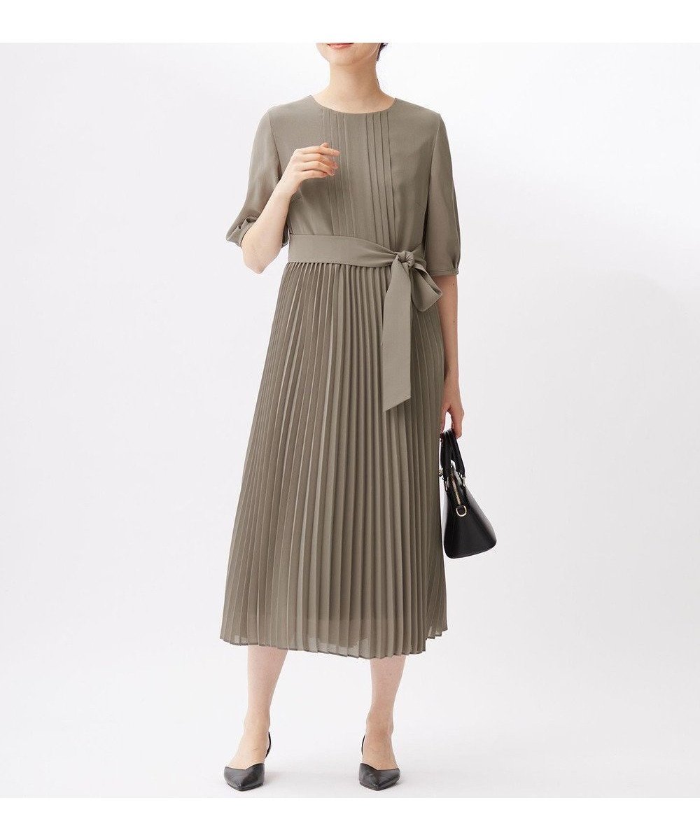 【自由区/JIYU-KU】の【洗える】シフォンプリーツ ワンピース インテリア・キッズ・メンズ・レディースファッション・服の通販 founy(ファニー) 　ファッション　Fashion　レディースファッション　Fashion for Women　ワンピース　Dresses　おすすめ　Recommended / Our Picks　シフォン　Chiffon, Lightweight Fabric　スリーブ　Sleeve, Long Sleeve / Short Sleeve　プリーツ　Pleats, Pleated　リボン　Ribbon, Bow　夏　Summer　春　Spring　S/S・春夏　SS, Spring/Summer, Warm Season　洗える　Machine Washable　モカ|ID: prp329100004508534 ipo3291000000033641240