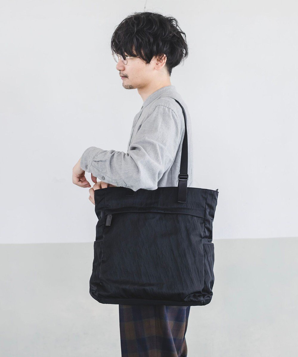 【ユーシ/YUSHI】の【UNISEX】RiVER - TOTEBAG トートバッグ シワ加工 撥水ナイロン インテリア・キッズ・メンズ・レディースファッション・服の通販 founy(ファニー) 　ファッション　Fashion　レディースファッション　WOMEN　バッグ　Bag　ショルダー　Shoulder　シンプル　Simple　フィット　Fit　ポケット　Pocket　ポーチ　Pouch　ユニセックス　Unisex　ブラック|ID: prp329100004509297 ipo3291000000031837542