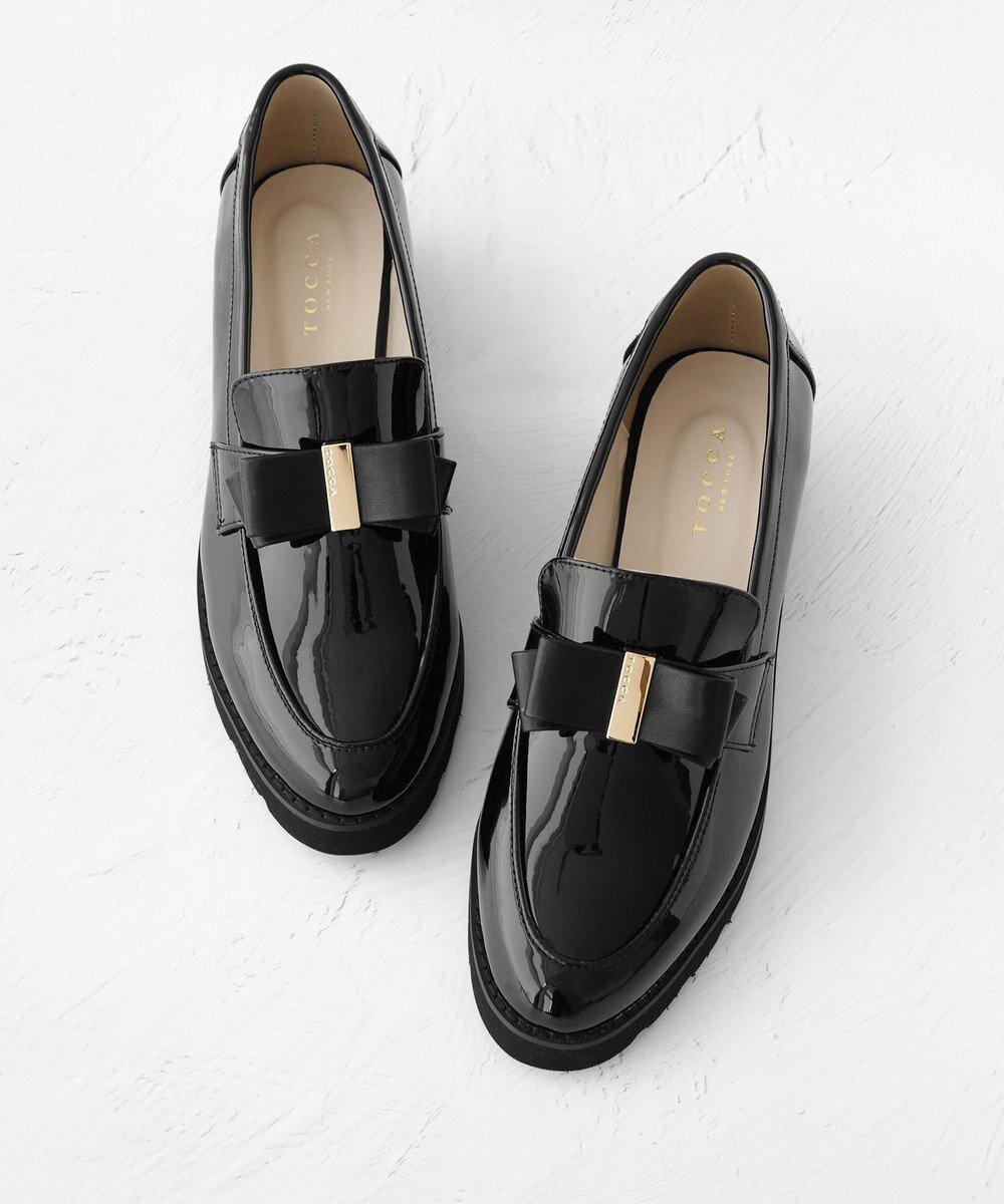 【トッカ/TOCCA】のNOBLE RIBBON LOFER SHOES ローファー 人気、トレンドファッション・服の通販 founy(ファニー) 　ファッション　Fashion　レディースファッション　Fashion for Women　冬　Winter / This Winter　エナメル　Patent Leather　シルバー　Silver, Metallic Silver　ダブル　Double, Double-Breasted　トレンド　Trend, Trending Now　フェミニン　Feminine, Girly　メタリック　Metallic, Shiny Finish　メタル　Metal, Metal Parts　リボン　Ribbon, Bow　リュクス　Luxury, Elegant, High-End, Chic　厚底　Platform Shoes　抗菌　Antibacterial, Bacteria-Resistant　A/W・秋冬　Autumn/Winter　ビジネス 仕事 通勤　Business / Work / Commuting　 other-1|ID: prp329100004509408 ipo3291000000031838475