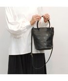 【アンビリオン/UNBILLION】の【テレビ ドラマ着用アイテム】ペルケ perche / 姫路レザー丸手ハンドル2wayバケツバッグ ブラックドット|ID: prp329100004510113 ipo3291000000031851542