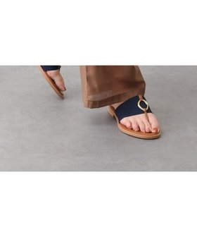 【インター ショシュール/INTER-CHAUSSURES】の【ITALIAN SHOEMAKERS】メタルモチーフトングサンダル 人気、トレンドファッション・服の通販 founy(ファニー) ファッション Fashion レディースファッション Fashion for Women おすすめ Recommended / Our Picks イタリア Italy インソール Shoe Insole クッション Cushion, Throw Pillow サンダル Sandals, Summer Shoes シューズ Shoes, Footwear リラックス Relax, Relaxed Fit 人気 Popular, Best Seller 夏 Summer 春 Spring S/S・春夏 SS, Spring/Summer, Warm Season |ID:prp329100004511553