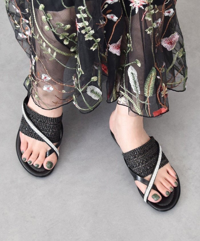 【インター ショシュール/INTER-CHAUSSURES】の【ITALIAN SHOEMAKERS】ビジュークロスストラップトングサンダル インテリア・キッズ・メンズ・レディースファッション・服の通販 founy(ファニー) https://founy.com/ ファッション Fashion レディースファッション Ladies' Fashion Online おすすめ Recommend イタリア Italy インソール Insole クッション Cushion サンダル Sandals シューズ Shoes ビジュー Bijou リラックス Relax 人気 Popularity 再入荷 Restock/Back In Stock/Re Arrival 夏 Summer S/S・春夏 Ss・Spring/Summer A/W・秋冬 Aw・Autumn/Winter・Fw・Fall-Winter |ID: prp329100004511558 ipo3291000000032592088