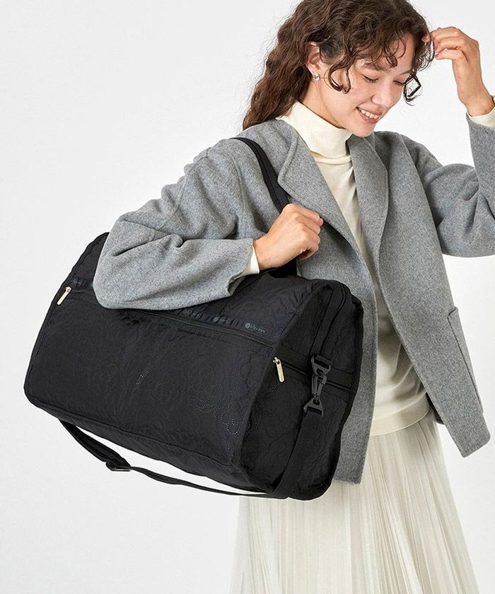 【レスポートサック/LeSportsac】のDELUXE LG WEEKENDER/パフィーブロッサムズ インテリア・キッズ・メンズ・レディースファッション・服の通販 founy(ファニー) https://founy.com/ ファッション Fashion レディースファッション WOMEN ショルダー Shoulder 人気 Popularity フラワー Flower ボストンバッグ Boston Bag ポケット Pocket モチーフ Motif 旅行 Travel エレガント 上品 Elegant |ID: prp329100004512842 ipo3291000000031880516