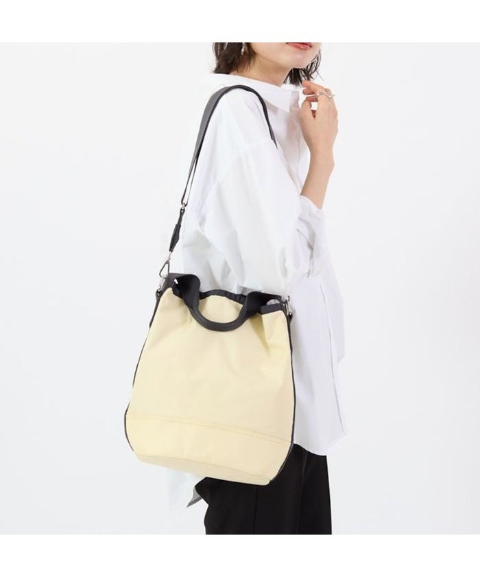 【レスポートサック/LeSportsac】のCONVERTIBLE BUCKET BAG/レモンメレンゲ/サンダー インテリア・キッズ・メンズ・レディースファッション・服の通販 founy(ファニー) https://founy.com/ ファッション Fashion レディースファッション Fashion for Women イエロー Yellow 軽量 Lightweight, Ultra Light ショルダー Shoulder, Shoulder Strap トラベル Travel, Travel Gear 手帳 Planner, Notebook 人気 Popular, Best Seller バケツ Bucket, Bucket Style プリント Print, Printed Pattern ポケット Pocket, Pocket Detail マグネット Magnet, Magnetic Closure 無地 Plain, Solid Color 旅行 Travel ビジネス 仕事 通勤 Business / Work / Commuting |ID: prp329100004514360 ipo3291000000032739931