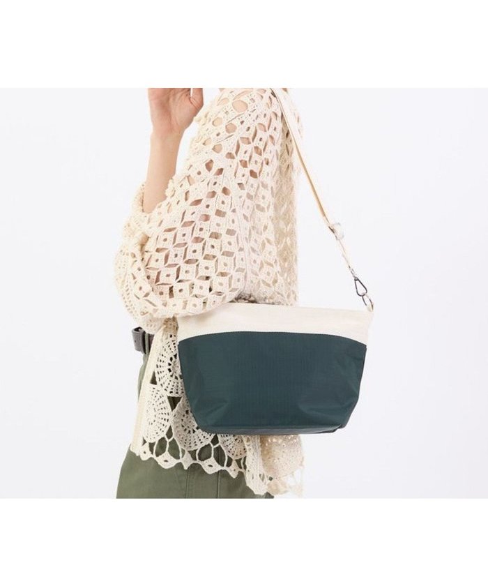 【レスポートサック/LeSportsac】のSMALL BUCKET BAG/ミッドナイトグリーン/サンドバー インテリア・キッズ・メンズ・レディースファッション・服の通販 founy(ファニー) https://founy.com/ ファッション Fashion レディースファッション Fashion for Women アウトドア Outdoor Clothing 軽量 Lightweight, Ultra Light ショルダー Shoulder, Shoulder Strap スポーツ Sports, Activewear 財布 Wallet, Purse トラベル Travel, Travel Gear 人気 Popular, Best Seller プリント Print, Printed Pattern ポケット Pocket, Pocket Detail 無地 Plain, Solid Color おすすめ Recommended / Our Picks 旅行 Travel ギフト プレゼント Gift / Present |ID: prp329100004514518 ipo3291000000032739836