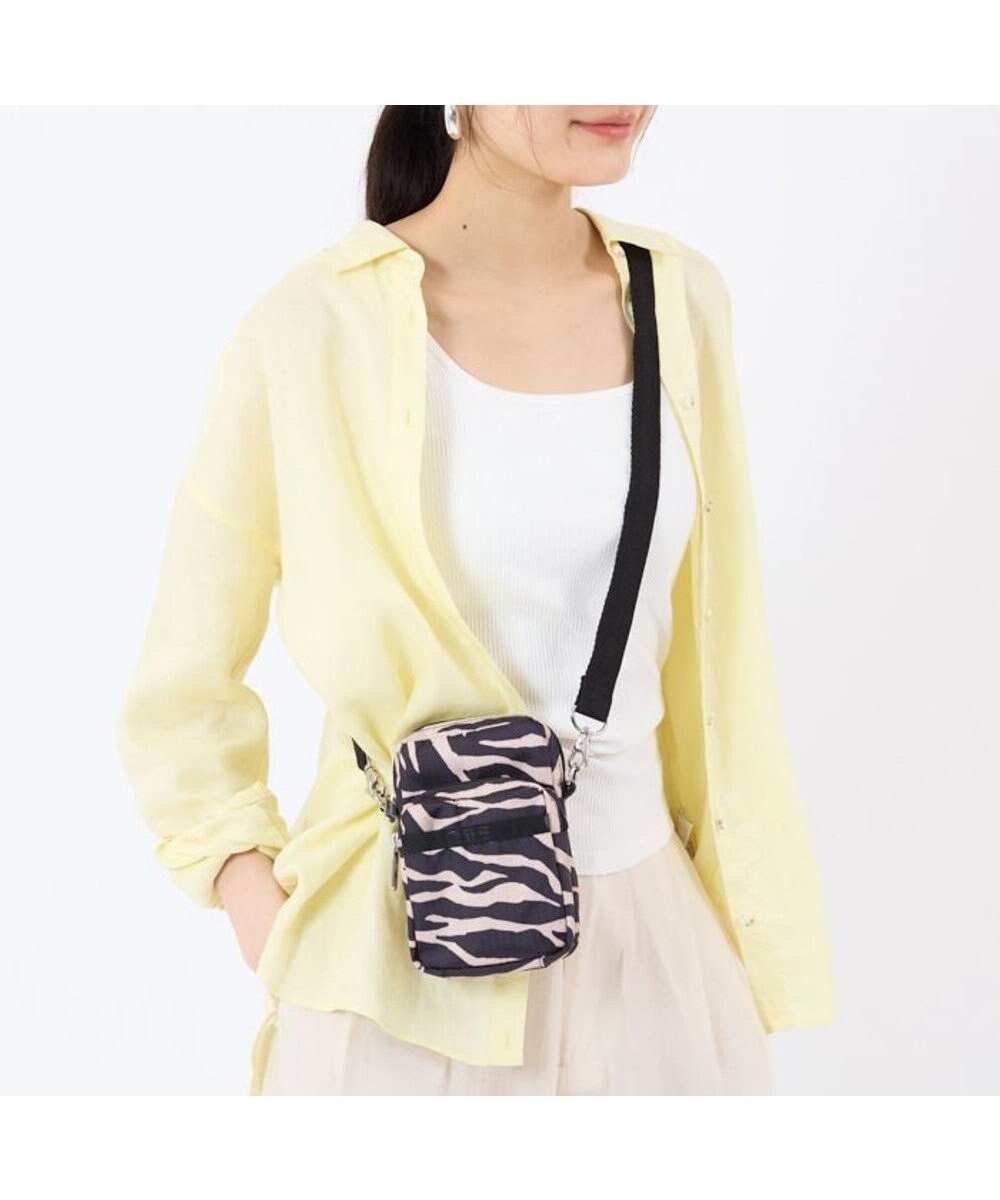 【レスポートサック/LeSportsac】のMINI PHONE BAG/ラフィアゼブラ 人気、トレンドファッション・服の通販 founy(ファニー) 　ファッション　Fashion　レディースファッション　WOMEN　おすすめ　Recommend　クラシカル　Classical　コンパクト　Compact　スマホ　Smartphone　ハンカチ　Handkerchief　ポケット　Pocket　ポーチ　Pouch　財布　Wallet　 other-1|ID: prp329100004514534 ipo3291000000031895366