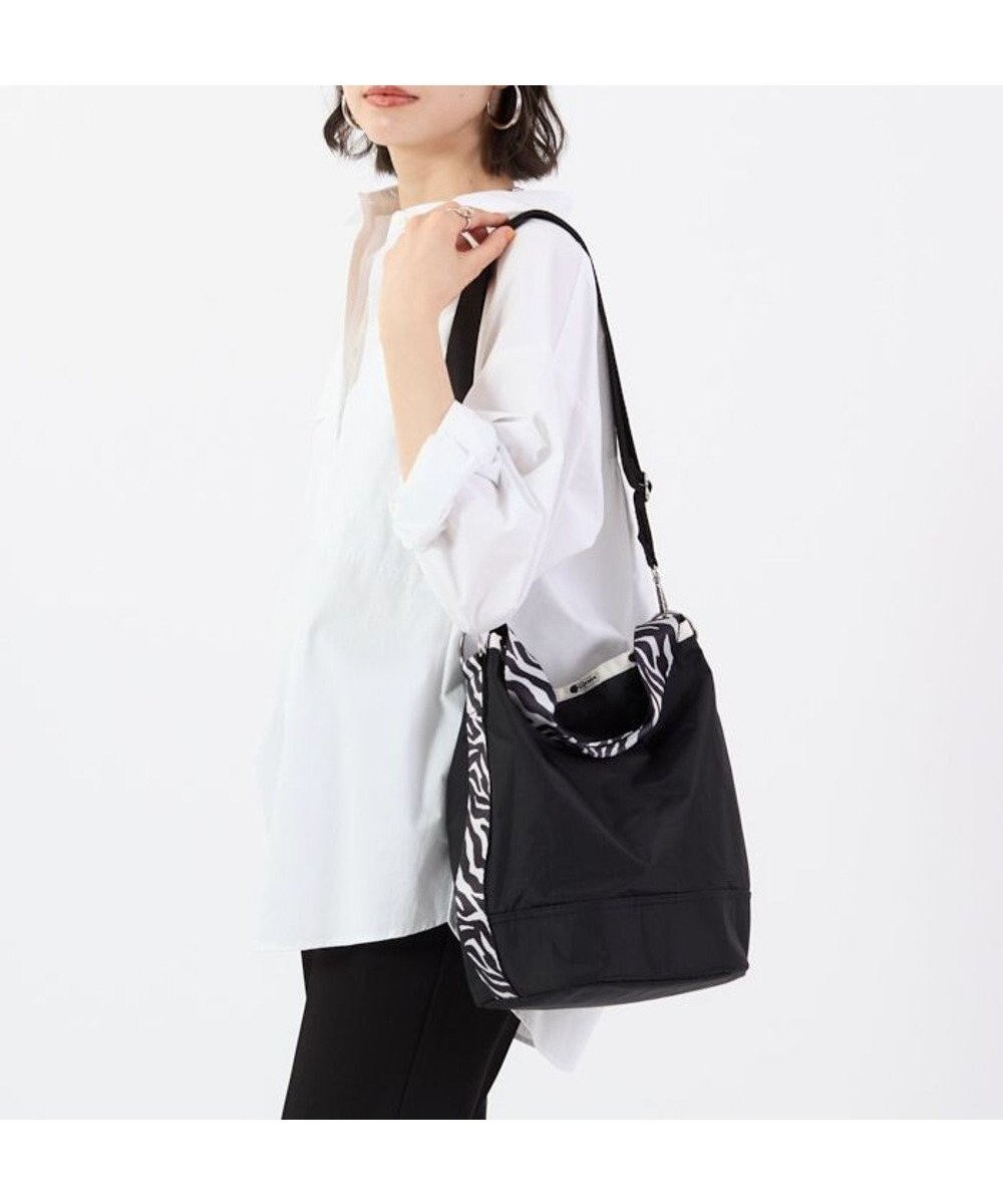 【レスポートサック/LeSportsac】のCONVERTIBLE BUCKET BAG/ノワールゼブラ インテリア・キッズ・メンズ・レディースファッション・服の通販 founy(ファニー) 　ファッション　Fashion　レディースファッション　WOMEN　クール　Cool　バケツ　Bucket　ポケット　Pocket　マグネット　Magnet　モノトーン　Monotone　手帳　Pocket Book　無地　Plain Color　ノワールゼブラ|ID: prp329100004514549 ipo3291000000032087792