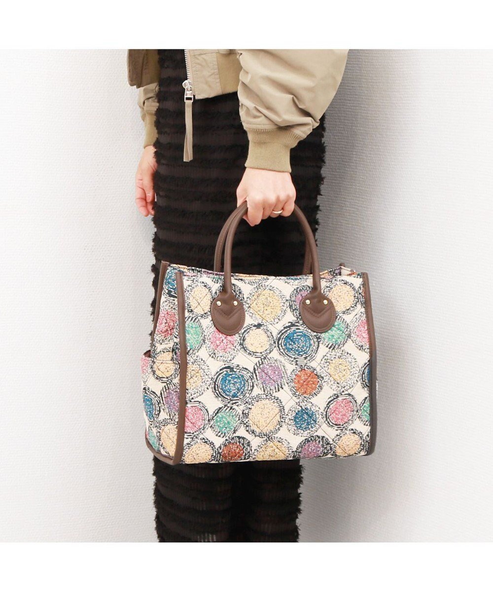 【アンビリオン/UNBILLION】のカシュカシュ cachecache / ジャガードキルティングスクエアトートバッグM インテリア・キッズ・メンズ・レディースファッション・服の通販 founy(ファニー) ファッション Fashion レディースファッション Fashion for Women バッグ Bags アニマル Animal Print カラフル Colorful Design 財布 Wallet, Purse ハンド Hand, Handmade ヒョウ Leopard, Animal Print ポケット Pocket, Pocket Detail マグネット Magnet, Magnetic Closure ミックス Mix, Mixed Style モチーフ Motif, Design Theme 再入荷 Restock / Back in Stock おすすめ Recommended / Our Picks ビジネス 仕事 通勤 Business / Work / Commuting アイボリーミックス|ID: prp329100004514947 ipo3291000000033660644