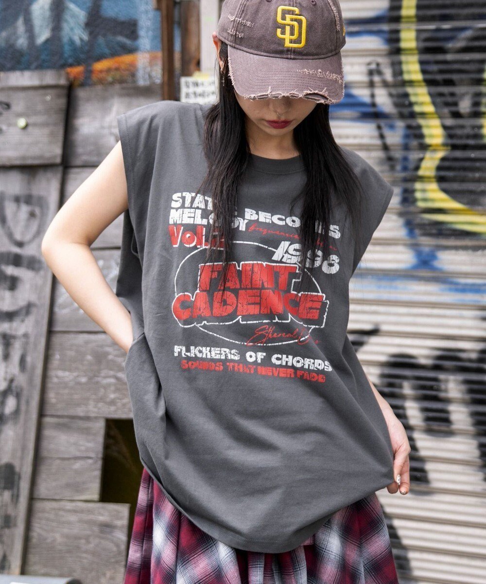 【ウィゴー/WEGO】の【ユニセックス着用ITEM/MLサイズ展開】ヴィンテージライクグラフィックノースリーブ インテリア・キッズ・メンズ・レディースファッション・服の通販 founy(ファニー) 　ファッション　Fashion　レディースファッション　Fashion for Women　トップス・カットソー　Cut & Sew Tops　キャミソール&ノースリーブ　Camisoles & Sleeveless Tops　インナー　Innerwear　ヴィンテージ　Vintage Style　春　Spring　スマホ　Smartphone, Mobile Device　タンク　Tank Top, Sleeveless Top　デニム　Denim, Jeans Material　ノースリーブ　Sleeveless, No-Sleeve　人気　Popular, Best Seller　S/S・春夏　SS, Spring/Summer, Warm Season　再入荷　Restock / Back in Stock　おすすめ　Recommended / Our Picks　夏　Summer　柄13|ID: prp329100004515475 ipo3291000000032589296
