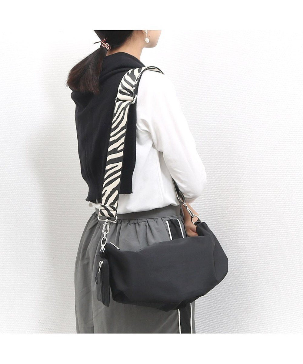 【アンビリオン/UNBILLION】のカシュカシュ cachecache / ワイドテープナイロンショルダー インテリア・キッズ・メンズ・レディースファッション・服の通販 founy(ファニー) 　ファッション　Fashion　レディースファッション　Fashion for Women　アニマル　Animal Print　カラフル　Colorful Design　ショルダー　Shoulder, Shoulder Strap　財布　Wallet, Purse　ハンド　Hand, Handmade　ポーチ　Pouch, Small Case　ミックス　Mix, Mixed Style　モチーフ　Motif, Design Theme　再入荷　Restock / Back in Stock　おすすめ　Recommended / Our Picks　旅行　Travel　ブラック|ID: prp329100004515566 ipo3291000000033387408