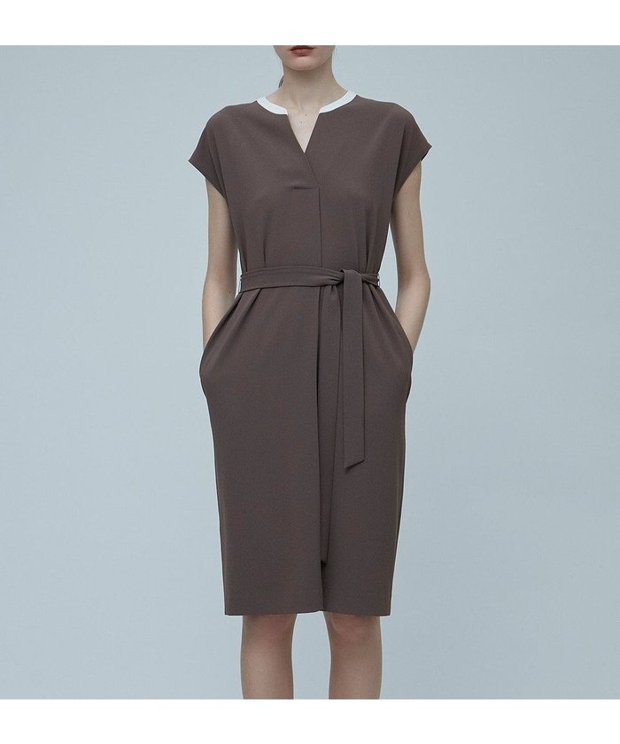 【ベイジ,/BEIGE,】のCINDY / Vネックワンピース インテリア・キッズ・メンズ・レディースファッション・服の通販 founy(ファニー) https://founy.com/ ファッション Fashion レディースファッション Ladies' Fashion Online ワンピース Dress サテン Satin ジャケット Jacket ストレッチ Stretch ストレート Straight スリット Slit スリーブ Sleeve セットアップ Set Up トリミング Trimming 定番 Standard フレンチ French A/W・秋冬 Aw・Autumn/Winter・Fw・Fall-Winter S/S・春夏 Ss・Spring/Summer 夏 Summer エレガント 上品 Elegant |ID: prp329100004517642 ipo3291000000032640041