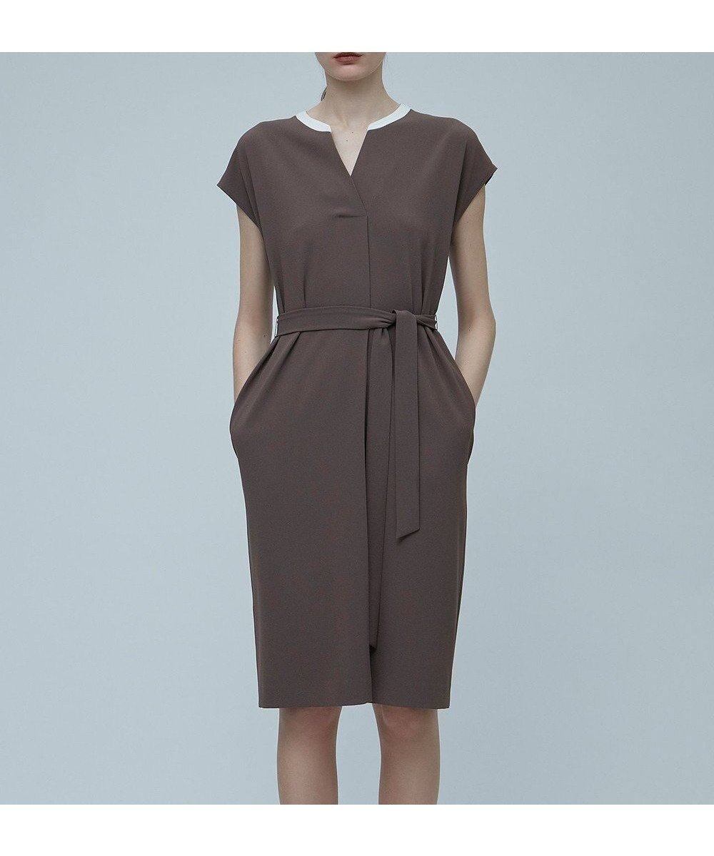 【ベイジ,/BEIGE,】のCINDY / Vネックワンピース 人気、トレンドファッション・服の通販 founy(ファニー) 　ファッション　Fashion　レディースファッション　Ladies' Fashion Online　ワンピース　Dress　サテン　Satin　ジャケット　Jacket　ストレッチ　Stretch　ストレート　Straight　スリット　Slit　スリーブ　Sleeve　セットアップ　Set Up　トリミング　Trimming　定番　Standard　フレンチ　French　A/W・秋冬　Aw・Autumn/Winter・Fw・Fall-Winter　S/S・春夏　Ss・Spring/Summer　夏　Summer　エレガント 上品　Elegant　 other-1|ID: prp329100004517642 ipo3291000000032640041
