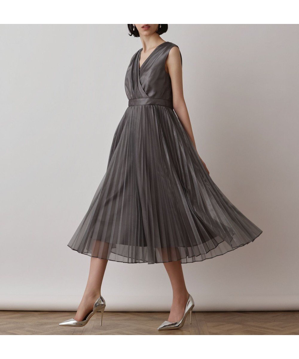 【グレース コンチネンタル/GRACE CONTINENTAL】のブライトメッシュワンピース 人気、トレンドファッション・服の通販 founy(ファニー) 　ファッション　Fashion　レディースファッション　WOMEN　ワンピース　Dress　NEW・新作・新着・新入荷　New Arrivals　カシュクール　Cachecoeur　シアー　Sheer　シルバー　Silver　シンプル　Simple　ドレープ　Drape　プリーツ　Pleats　メッシュ　Mesh　夏　Summer　春　Spring　S/S・春夏　Ss・Spring/Summer　 other-1|ID: prp329100004517645 ipo3291000000031931048
