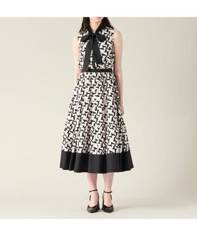 【グレース コンチネンタル/GRACE CONTINENTAL】のリボンプリントノースリーブトップ 人気、トレンドファッション・服の通販 founy(ファニー) ファッション Fashion レディースファッション WOMEN トップス・カットソー Tops/Tshirt キャミソール / ノースリーブ No Sleeves シャツ/ブラウス Shirts/Blouses ノースリーブ No Sleeve プリント Print モダン Modern リボン Ribbon 夏 Summer S/S・春夏 Ss・Spring/Summer A/W・秋冬 Aw・Autumn/Winter・Fw・Fall-Winter |ID:prp329100004518742
