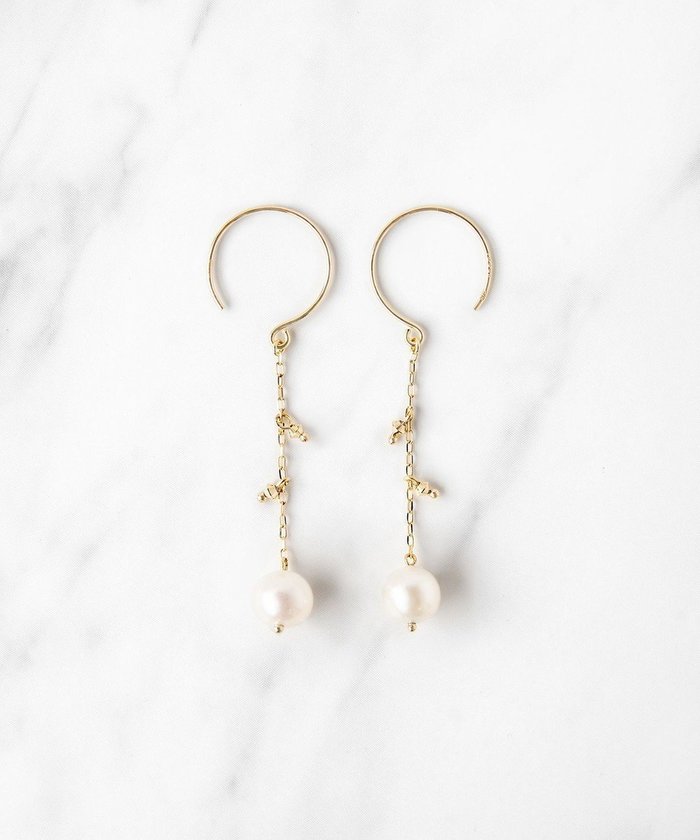 【トッカ/TOCCA】の【WEB限定】SEEDS PEARL PIERCED EARRINGS K10イエローゴールド 淡水パールピアス インテリア・キッズ・メンズ・レディースファッション・服の通販 founy(ファニー) https://founy.com/ ファッション Fashion レディースファッション WOMEN ジュエリー Jewelry リング Rings イヤリング Earrings アクセサリー Accessories イエロー Yellow チェーン Chain パール Pearl フープ Hoop ポーチ Pouch モダン Modern |ID: prp329100004520620 ipo3291000000031966811