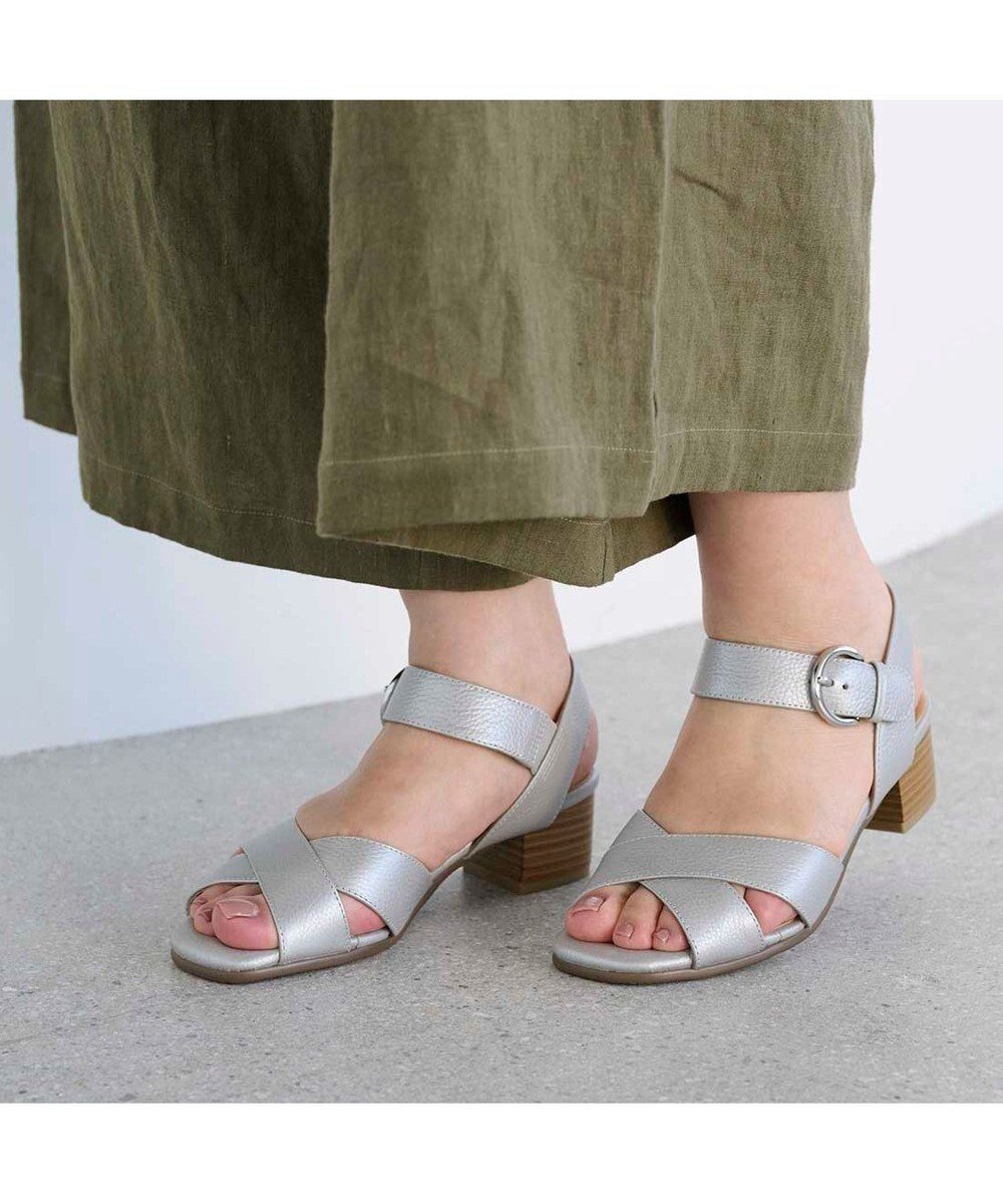 【イング/ing】のing 【WEB限定】【3E】ストラップクロスサンダル インテリア・キッズ・メンズ・レディースファッション・服の通販 founy(ファニー) 　ファッション　Fashion　レディースファッション　Fashion for Women　ウッド　Wooden Design　春　Spring　サンダル　Sandals, Summer Shoes　シューズ　Shoes, Footwear　スクエア　Square, Square Shape　ストラップサンダル　Strappy Sandals, Strap Sandals　トレンド　Trend, Trending Now　定番　Standard, Basic Item　人気　Popular, Best Seller　バランス　Balance, Style Balance　ベーシック　Basic, Essential　ラップ　Wrap, Wrap Design　S/S・春夏　SS, Spring/Summer, Warm Season　夏　Summer　ビジネス 仕事 通勤　Business / Work / Commuting　シルバーメタリック|ID: prp329100004521180 ipo3291000000034630708