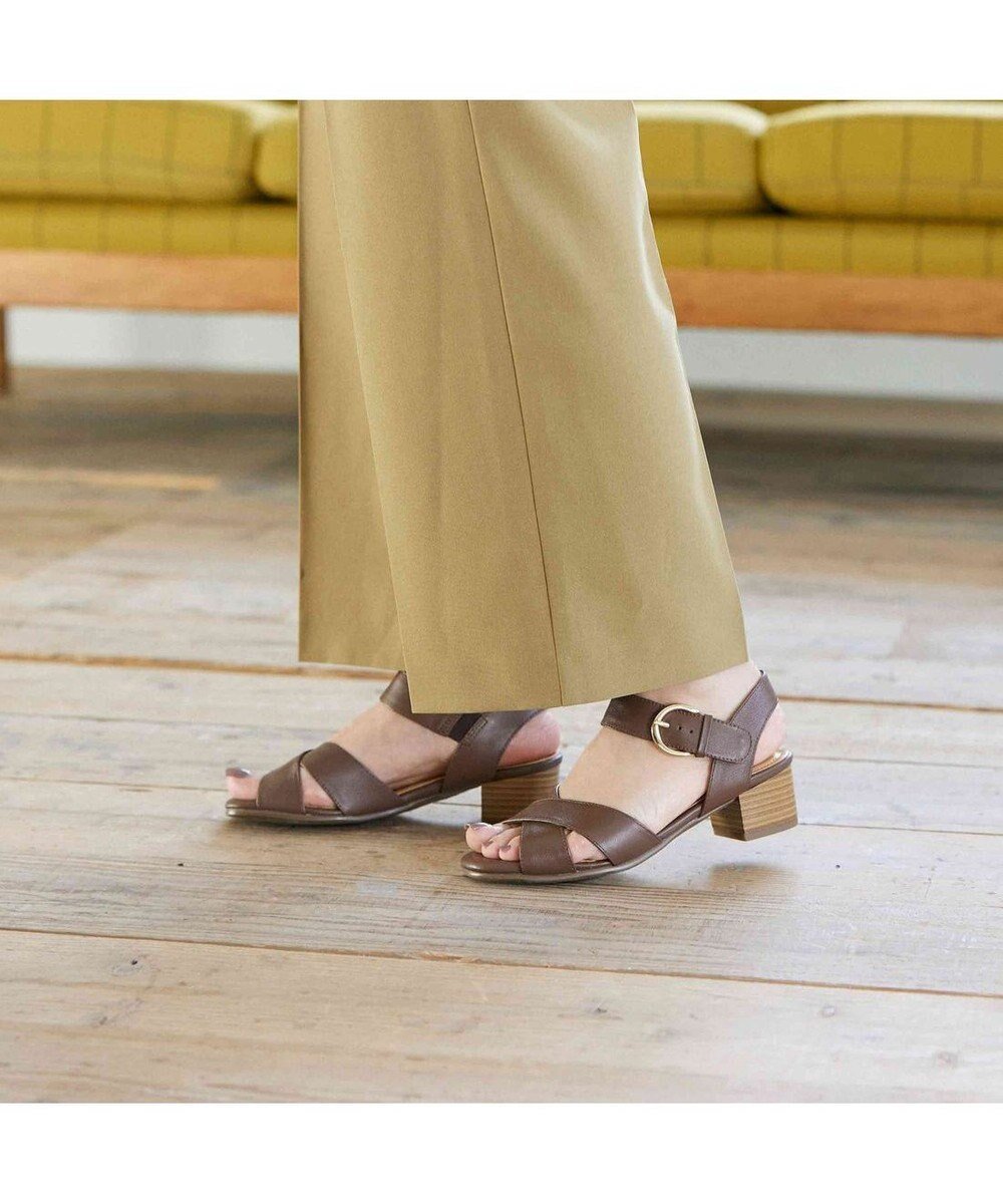 【イング/ing】のing 【WEB限定】【3E】ストラップクロスサンダル インテリア・キッズ・メンズ・レディースファッション・服の通販 founy(ファニー) 　ファッション　Fashion　レディースファッション　Fashion for Women　ウッド　Wooden Design　春　Spring　サンダル　Sandals, Summer Shoes　シューズ　Shoes, Footwear　スクエア　Square, Square Shape　ストラップサンダル　Strappy Sandals, Strap Sandals　トレンド　Trend, Trending Now　定番　Standard, Basic Item　人気　Popular, Best Seller　バランス　Balance, Style Balance　ベーシック　Basic, Essential　ラップ　Wrap, Wrap Design　S/S・春夏　SS, Spring/Summer, Warm Season　夏　Summer　ビジネス 仕事 通勤　Business / Work / Commuting　ブラウン|ID: prp329100004521180 ipo3291000000034630712