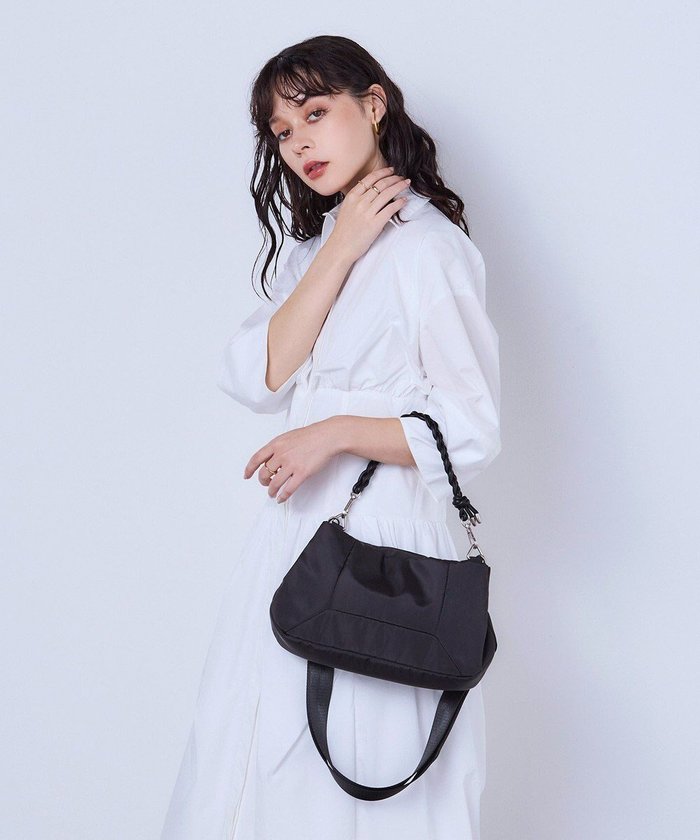 【ミオフィラノ/MioFIRANO】のFRAME D001 ハンドバッグ はっ水 インテリア・キッズ・メンズ・レディースファッション・服の通販 founy(ファニー) https://founy.com/ ファッション Fashion レディースファッション Fashion for Women アクセサリー Fashion Accessories 傘 Umbrella, Parasol セパレート Separate, Two-Piece 財布 Wallet, Purse トレンド Trend, Trending Now フォルム Silhouette, Form ポケット Pocket, Pocket Detail マグネット Magnet, Magnetic Closure |ID: prp329100004521206 ipo3291000000033644929