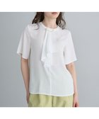 【イェッカ ヴェッカ/YECCA VECCA】のパールブローチ付きボウタイブラウス Off White|ID: prp329100004521584 ipo3291000000031979682