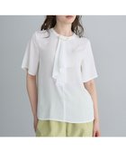 【イェッカ ヴェッカ/YECCA VECCA】のパールブローチ付きボウタイブラウス Off White|ID: prp329100004521584 ipo3291000000032313664