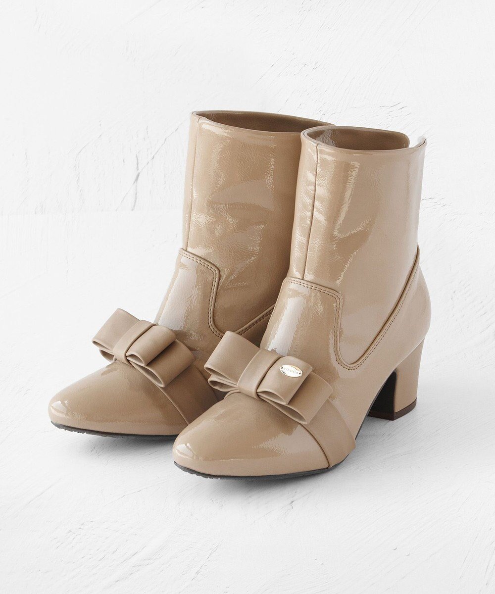【トッカ/TOCCA】の【晴雨兼用】STEP OF RIBBON 2WAY RAINBOOTS レインブーツ インテリア・キッズ・メンズ・レディースファッション・服の通販 founy(ファニー) 　ファッション　Fashion　レディースファッション　WOMEN　エナメル　Enamel　エレガント 上品　Elegant　抗菌　Antibacterial　シャイニー　Shiny　ショート　Short　テクスチャー　Texture　フェミニン　Feminine　リボン　Ribbon　NEW・新作・新着・新入荷　New Arrivals　ビジネス 仕事 通勤　Business　ベージュ系|ID: prp329100004521631 ipo3291000000031980096