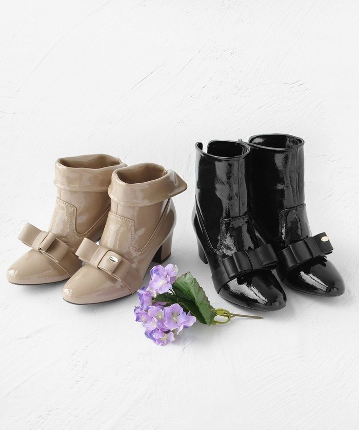 【トッカ/TOCCA】の【晴雨兼用】STEP OF RIBBON 2WAY RAINBOOTS レインブーツ インテリア・キッズ・メンズ・レディースファッション・服の通販 founy(ファニー) https://founy.com/ ファッション Fashion レディースファッション Fashion for Women エナメル Patent Leather エレガント 上品 Elegant 抗菌 Antibacterial, Bacteria-Resistant シャイニー Shiny, Glossy Finish ショート Short, Short Length テクスチャー Texture, Textured Fabric フェミニン Feminine, Girly リボン Ribbon, Bow A/W・秋冬 Autumn/Winter 冬 Winter / This Winter ビジネス 仕事 通勤 Business / Work / Commuting |ID: prp329100004521631 ipo3291000000032572891