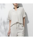 【23区/NIJYUSANKU】の【先行予約/UVカット/接触冷感/吸水速乾】ストレッチジョーゼット バンドカラー カットソー ベージュ×ブラック|ID: prp329100004521658 ipo3291000000031980302
