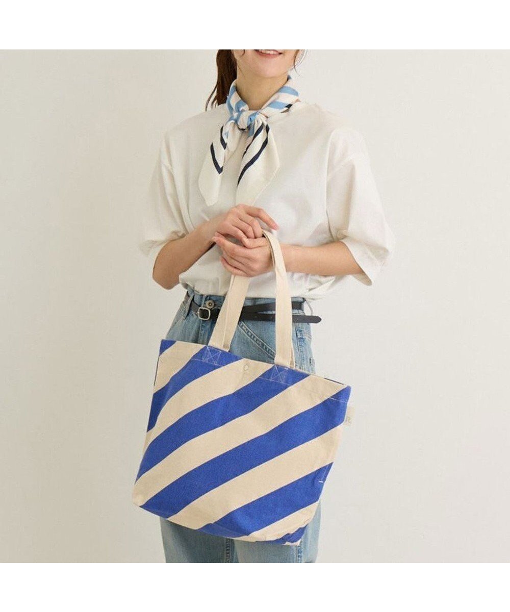 【ルートート/ROOTOTE】の1100【A4サイズ収納】EU.ミディアム.キャンバス-A インテリア・キッズ・メンズ・レディースファッション・服の通販 founy(ファニー) 　ファッション　Fashion　レディースファッション　WOMEN　バッグ　Bag　カメラ　Camera　キャンバス　Canvas　軽量　Lightweight　ストール　Stall　ドット　Dot　ハンカチ　Handkerchief　プリント　Print　ボックス　Box　ポケット　Pocket　ランダム　Random　ロマンティック　Romantic　おすすめ　Recommend　NEW・新作・新着・新入荷　New Arrivals　02:ブルー|ID: prp329100004521941 ipo3291000000031983438