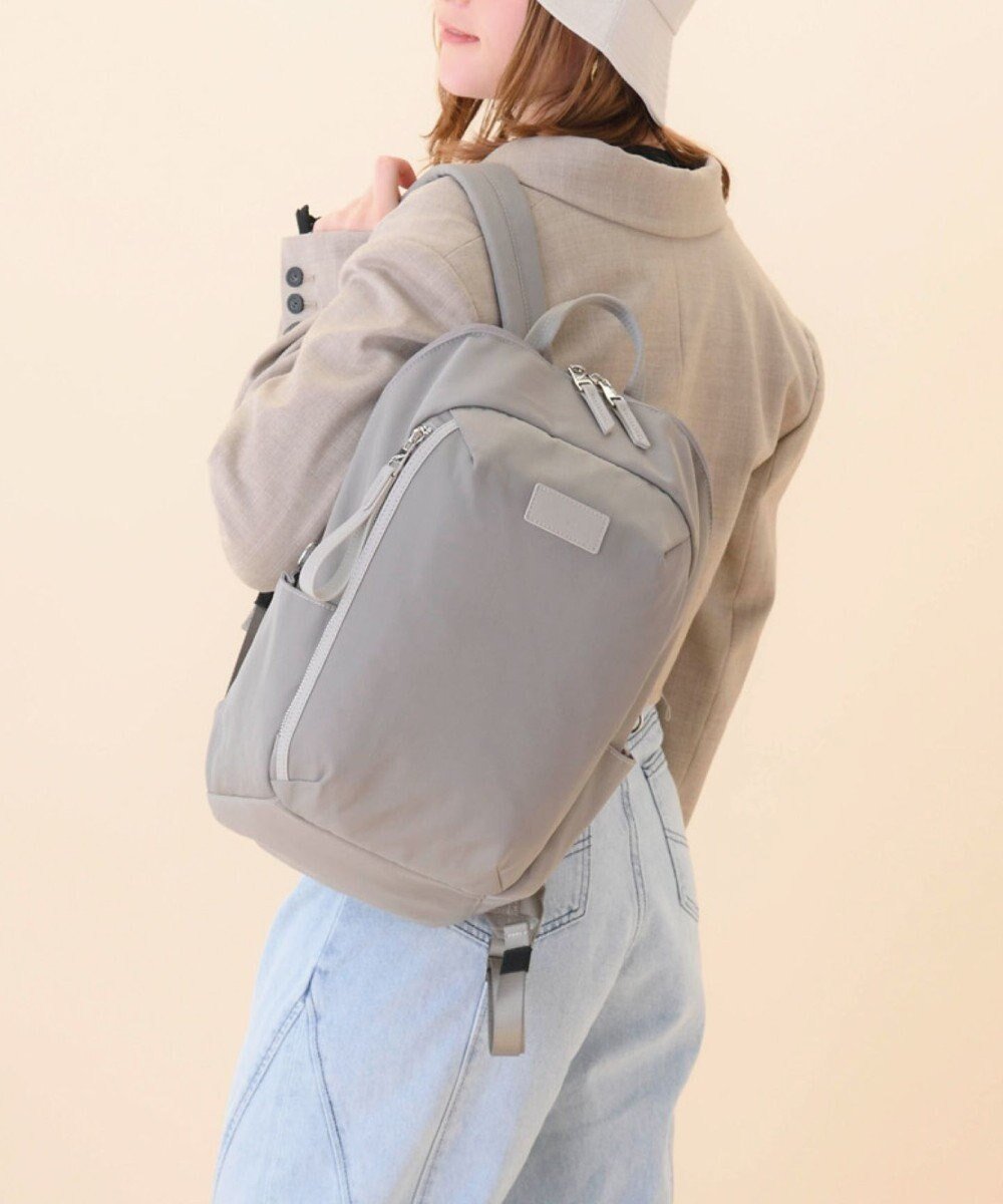 【エースバッグズアンドラゲッジ/ACE BAGS & LUGGAGE】のW .Day/Night クルホ ラウンドリュック 13.3インチPC収納 15297 ダブルアンドデイナイト インテリア・キッズ・メンズ・レディースファッション・服の通販 founy(ファニー) 　ファッション　Fashion　レディースファッション　WOMEN　バッグ　Bag　シンプル　Simple　スポーティ　Sporty　バランス　Balance　フロント　Front　ポケット　Pocket　ラウンド　Round　リュック　Ruck Sack　おすすめ　Recommend　ビジネス 仕事 通勤　Business　グレージュ|ID: prp329100004522352 ipo3291000000031988893