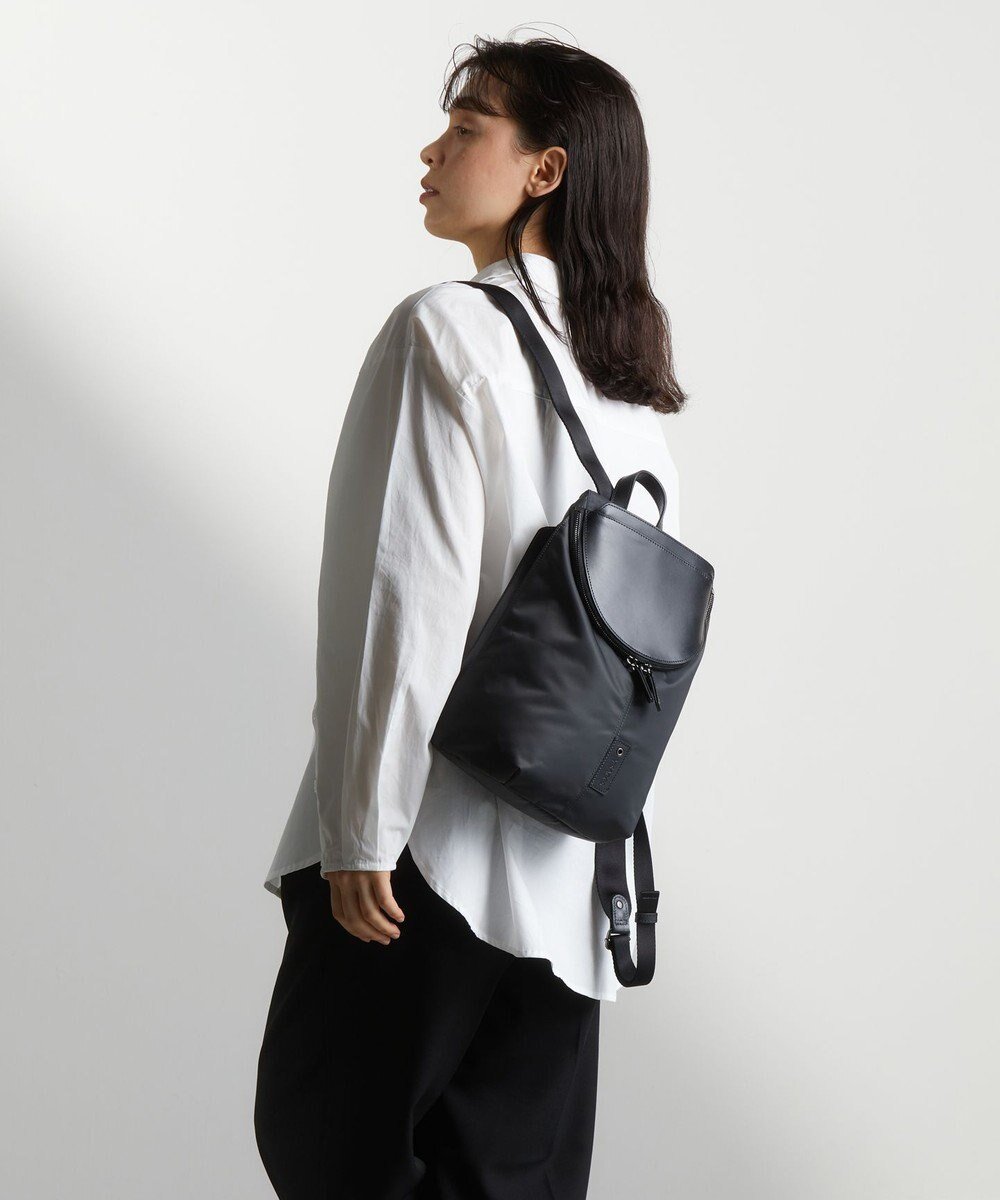 【イザック/Y'SACCS】の【CORDURA×リサイクルレザー】ラウンドフラップミニリュック インテリア・キッズ・メンズ・レディースファッション・服の通販 founy(ファニー) 　ファッション　Fashion　レディースファッション　WOMEN　バッグ　Bag　スマート　Smart　フラップ　Flap　ポケット　Pocket　リュック　Ruck Sack　グレー|ID: prp329100004522361 ipo3291000000031989061