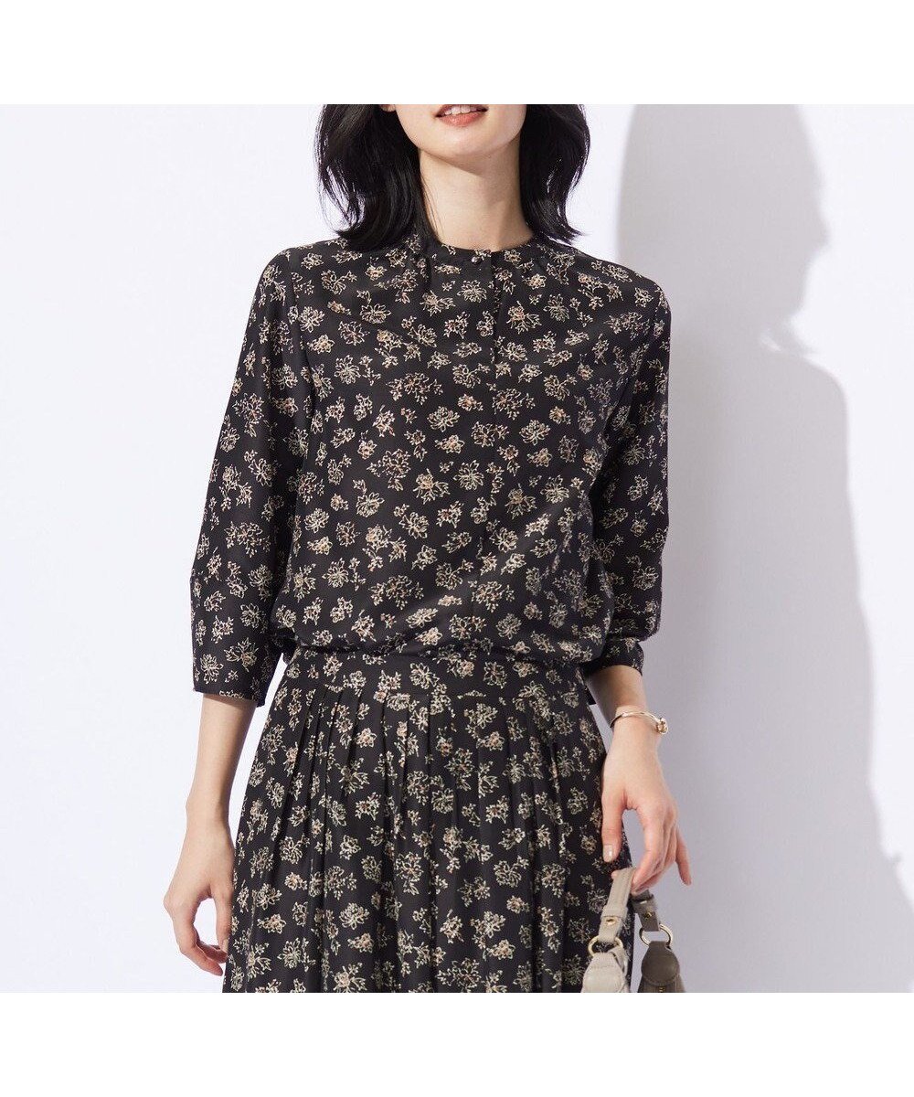 【ジェイ プレス/J.PRESS】の【洗える】ラインフラワープリント ブラウス インテリア・キッズ・メンズ・レディースファッション・服の通販 founy(ファニー) 　ファッション　Fashion　レディースファッション　Fashion for Women　トップス・カットソー　Cut & Sew Tops　シャツ・ブラウス・オフィスカジュアル　Elegant Blouses & Button-Ups　花柄・フラワープリント・モチーフ　Floral Prints & Motifs / Flower Pattern Tops　エレガント 上品　Elegant　洗える　Machine Washable　ギャザー　Gathered, Ruffled　スリット　Slit, Slit Detail　トレンド　Trend, Trending Now　フェミニン　Feminine, Girly　フラワー　Flower, Floral　プリント　Print, Printed Pattern　メタル　Metal, Metal Parts　ワイド　Wide, Wide Fit　A/W・秋冬　Autumn/Winter　おすすめ　Recommended / Our Picks　スレート系|ID: prp329100004522362 ipo3291000000034640003