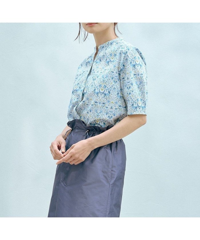 【ジェイ プレス/J.PRESS】の【洗える】LIBERTY バンドカラー ブラウス インテリア・キッズ・メンズ・レディースファッション・服の通販 founy(ファニー) https://founy.com/ ファッション Fashion レディースファッション Fashion for Women トップス・カットソー Cut & Sew Tops シャツ・ブラウス・オフィスカジュアル Elegant Blouses & Button-Ups インド Indian Textile 春 Spring 洗える Machine Washable ギャザー Gathered, Ruffled コレクション Collection, Seasonal Line トレンド Trend, Trending Now 人気 Popular, Best Seller フラワー Flower, Floral プリント Print, Printed Pattern 半袖 Short Sleeve, Half Sleeve ミックス Mix, Mixed Style リネン Linen, Linen Fabric A/W・秋冬 Autumn/Winter S/S・春夏 SS, Spring/Summer, Warm Season 夏 Summer エレガント 上品 Elegant |ID: prp329100004522834 ipo3291000000033564357