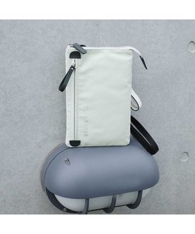 【ペレボルサ/PELLE BORSA】の縦型ポシェット Cheers チアーズ 5205 人気、トレンドファッション・服の通販 founy(ファニー) ファッション Fashion レディースファッション Fashion for Women 抗菌 Antibacterial, Bacteria-Resistant 軽量 Lightweight, Ultra Light ショルダー Shoulder, Shoulder Strap スマート Smart, Elegant 財布 Wallet, Purse ポケット Pocket, Pocket Detail ポシェット Pochette, Mini Bag ループ Loop, Loop Knit おすすめ Recommended / Our Picks 旅行 Travel |ID:prp329100004522839