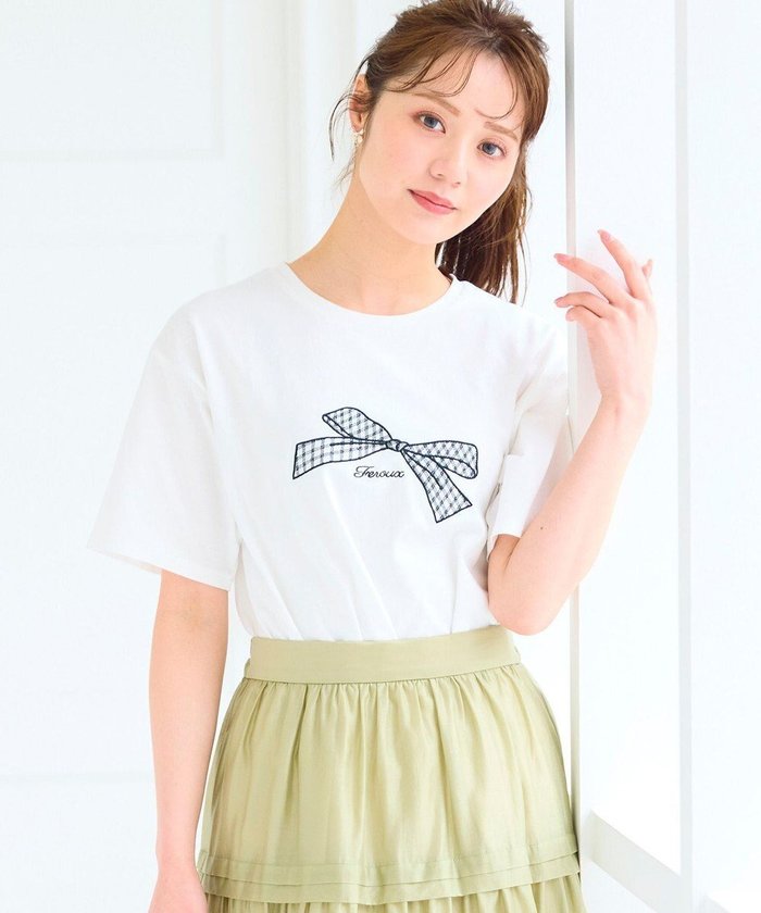 【フェルゥ/Feroux】の【先行予約・洗える】リボン刺繍 Tシャツ インテリア・キッズ・メンズ・レディースファッション・服の通販 founy(ファニー) https://founy.com/ ファッション Fashion レディースファッション WOMEN トップス・カットソー Tops/Tshirt シャツ/ブラウス Shirts/Blouses ロング / Tシャツ T-Shirts カットソー Cut and Sewn NEW・新作・新着・新入荷 New Arrivals カットソー Cut And Sew フェミニン Feminine リボン Ribbon レース Race 夏 Summer 春 Spring S/S・春夏 Ss・Spring/Summer 洗える Washable |ID: prp329100004522867 ipo3291000000031993246