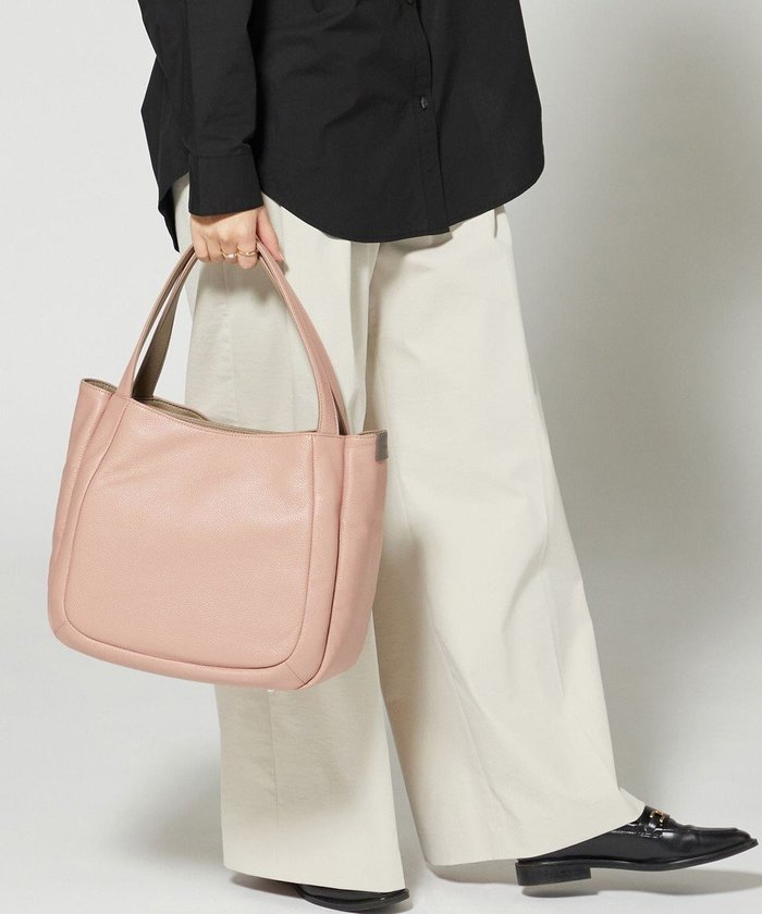 【イザック/Y'SACCS】のシュリンクレザートート Mサイズ インテリア・キッズ・メンズ・レディースファッション・服の通販 founy(ファニー) https://founy.com/ ファッション Fashion レディースファッション Ladies' Fashion Online バッグ Bag シンプル Simple スマート Smart 定番 Standard フォルム Form ポケット Pocket マグネット Magnet ビジネス 仕事 通勤 Business |ID: prp329100004523805 ipo3291000000032685977