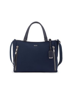 【トゥミ/TUMI】のトートバッグ レディス VOYAGEUR 「ヴァレッタ」ミディアム・トート 人気、トレンドファッション・服の通販 founy(ファニー) ファッション Fashion レディースファッション WOMEN バッグ Bag アクセサリー Accessories 軽量 Lightweight スタイリッシュ Stylish 雑誌 Magazine チャーム Charm トラベル Travel フロント Front ポケット Pocket マグネット Magnet ループ Loop ビジネス 仕事 通勤 Business |ID:prp329100004523913