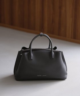 【イアクッチ/IACUCCI】 ベラール L ALCE人気、トレンドファッション・服の通販 founy(ファニー) 雑誌掲載アイテム Magazine Items ファッション雑誌 Fashion Magazines クラッシィ CLASSY. ファッション Fashion レディースファッション WOMEN バッグ Bag 12月号 December Issue ショルダー Shoulder シンプル Simple 財布 Wallet 雑誌 Magazine 人気 Popularity ポケット Pocket メタル Metal A/W・秋冬 Aw・Autumn/Winter・Fw・Fall-Winter おすすめ Recommend 2024年 2024 ビジネス 仕事 通勤 Business 2024-2025秋冬・A/W Aw/Autumn/Winter/Fw/Fall/2024-2025 |ID:prp329100004523918