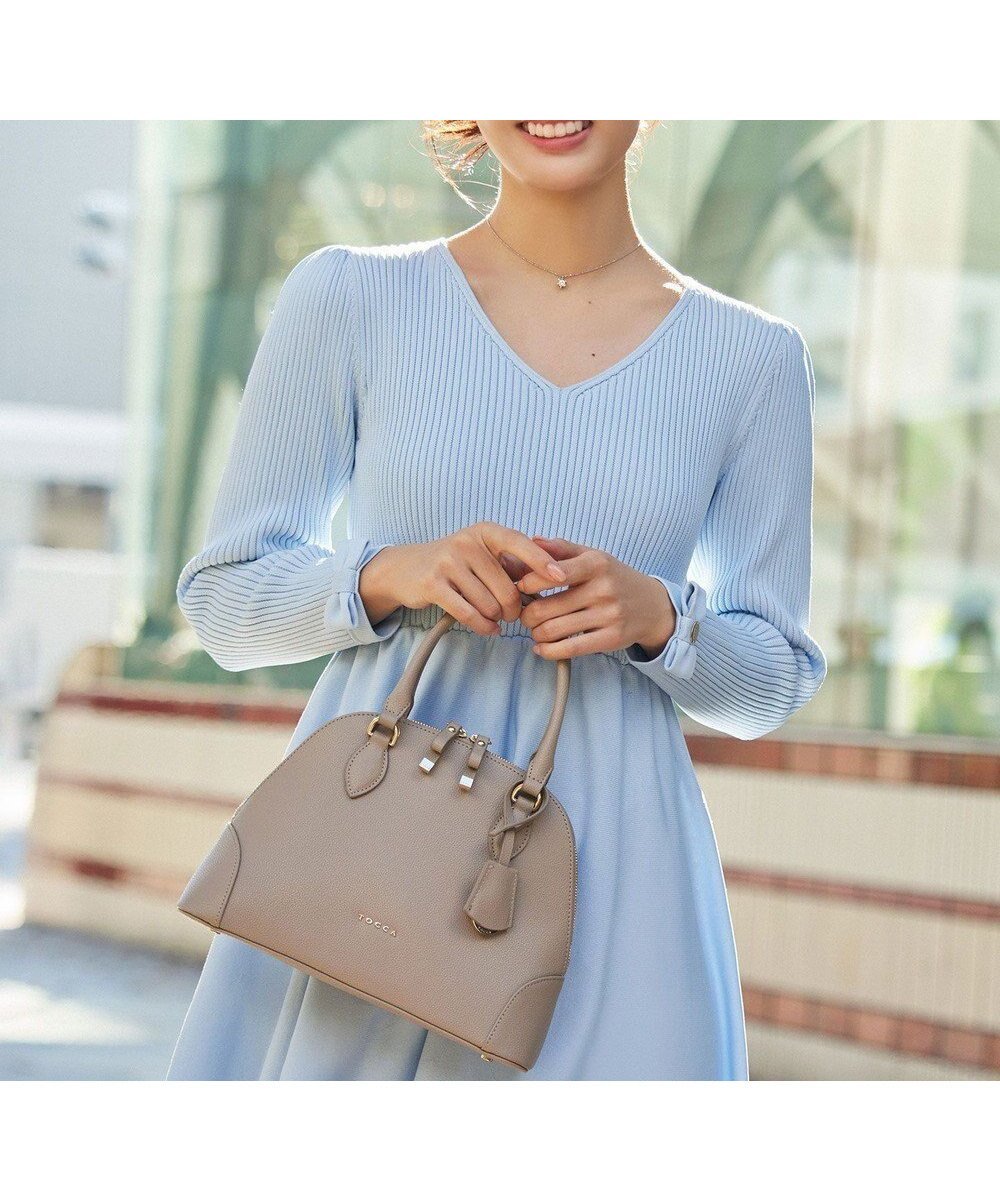【トッカ/TOCCA】の【大人百花掲載】AETERUNUM LEATHER BAG バッグ インテリア・キッズ・メンズ・レディースファッション・服の通販 founy(ファニー) 　ファッション　Fashion　レディースファッション　WOMEN　バッグ　Bag　エレガント 上品　Elegant　シンプル　Simple　ジップ　Zip　財布　Wallet　雑誌　Magazine　フェミニン　Feminine　フォルム　Form　ポケット　Pocket　リボン　Ribbon　リュクス　Luxe　S/S・春夏　Ss・Spring/Summer　夏　Summer　セレモニー　Ceremony　2025年　2025　2025春夏・S/S　Ss,Spring/Summer,2025　グレージュ系|ID: prp329100004523924 ipo3291000000032001180