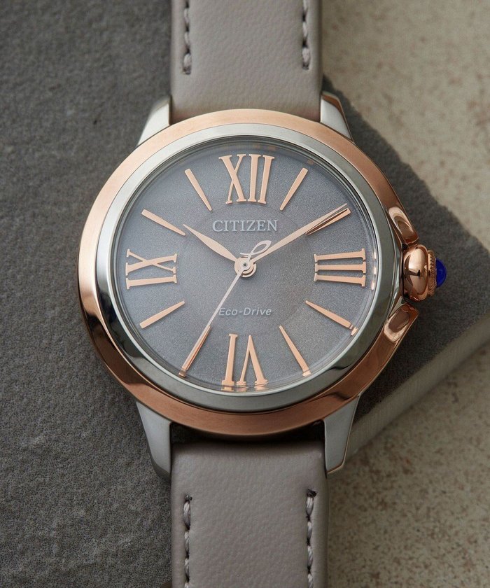 【シチズン/CITIZEN】の【上品さと高級感のあるサステナブルウオッチ】電池交換不要 光発電エコ・ドライブ ROUND Collection インテリア・キッズ・メンズ・レディースファッション・服の通販 founy(ファニー) https://founy.com/ ファッション Fashion レディースファッション WOMEN 腕時計 Watch ガラス Glass スタイリッシュ Stylish 時計 Clock フォルム Form リーフ Leaf エレガント 上品 Elegant |ID: prp329100004523951 ipo3291000000032001357