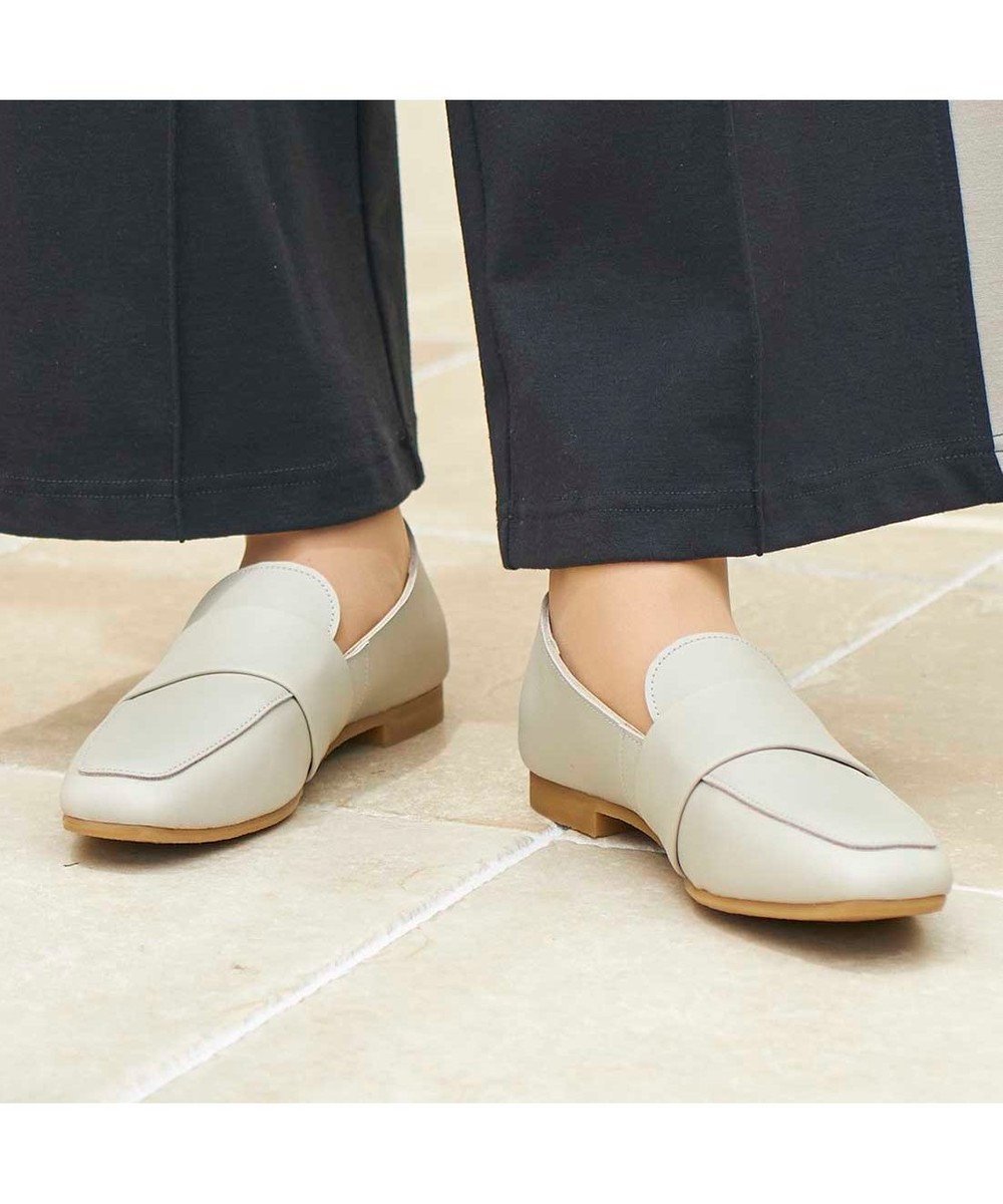 【イング/ing】のing 【WEB限定】レザーベルトローファー インテリア・キッズ・メンズ・レディースファッション・服の通販 founy(ファニー) 　ファッション　Fashion　レディースファッション　WOMEN　ベルト　Belts　クッション　Cushion　シューズ　Shoes　シンプル　Simple　スリッポン　Slip-Ons　トレンド　Trend　ドレス　Dress　バランス　Balance　フラット　Flat　ベーシック　Basic　おすすめ　Recommend　日本製　Made In Japan　ビジネス 仕事 通勤　Business　ライトグレー|ID: prp329100004524122 ipo3291000000032002015