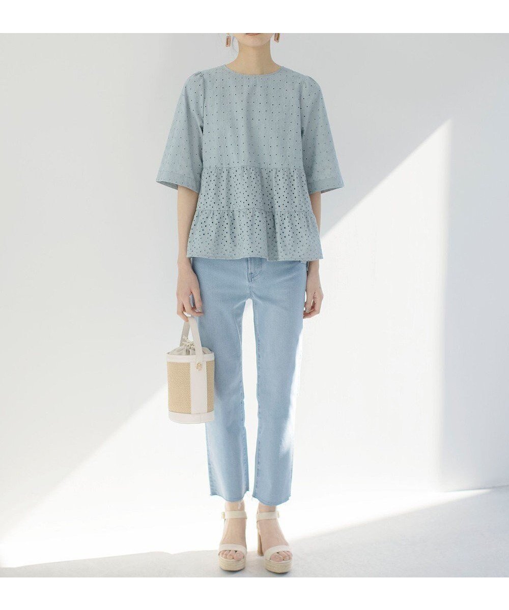 【組曲/KUMIKYOKU】のミッドデニム パンツ 人気、トレンドファッション・服の通販 founy(ファニー) 　ファッション　Fashion　レディースファッション　Fashion for Women　パンツ　Pants & Trousers　デニムパンツ・ジーンズ・美脚デニム　Denim Jeans & Pants　クロップド　Cropped, Short Length　シューズ　Shoes, Footwear　シルバー　Silver, Metallic Silver　ストレッチ　Stretch, Stretchy Fabric　テーパード　Tapered, Tapered Pants　デニム　Denim, Jeans Material　パッチ　Patch, Appliqué　フィット　Fit, Slim Fit　フラット　Flat, Flat Shoes　フリンジ　Fringe, Tassel　ブリーチ　Bleach, Washed Finish　ポケット　Pocket, Pocket Detail　ヨーク　Yoke, Yoke Design　A/W・秋冬　Autumn/Winter　S/S・春夏　SS, Spring/Summer, Warm Season　おすすめ　Recommended / Our Picks　夏　Summer　エレガント 上品　Elegant　 other-1|ID: prp329100004524168 ipo3291000000034378221