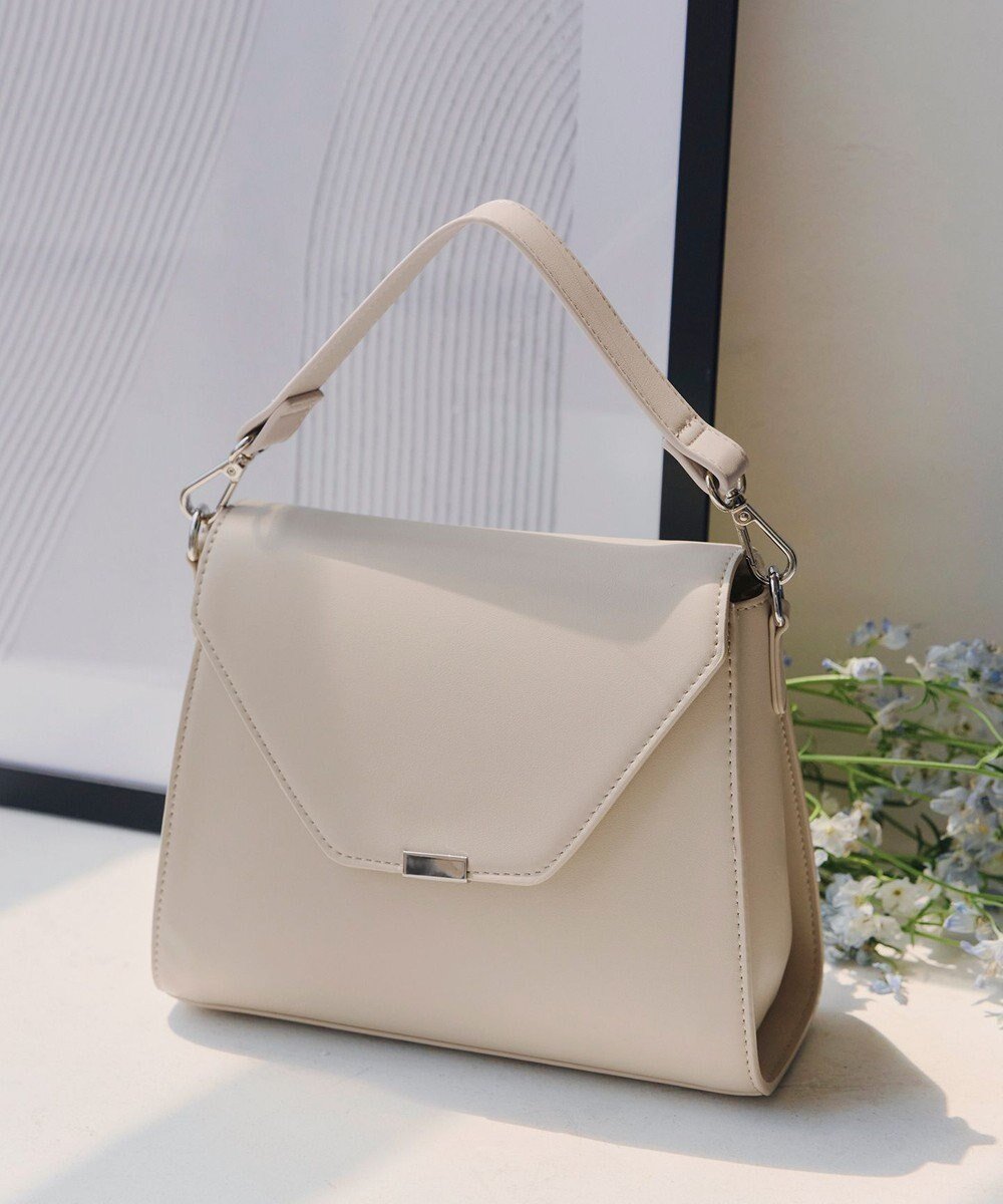 【ティアクラッセ/Tiaclasse】の【安田美沙子さん着用・4way /2TYPEハンドル】パールチェーン付きハーフフォーマルミニバッグ インテリア・キッズ・メンズ・レディースファッション・服の通販 founy(ファニー) 　ファッション　Fashion　レディースファッション　Fashion for Women　バッグ　Bags　エレガント 上品　Elegant　コンパクト　Compact, Small Size　シューズ　Shoes, Footwear　ショルダー　Shoulder, Shoulder Strap　チェーン　Chain, Chain Strap　チュニック　Tunic, Long Top　パール　Pearl, Pearl Accent　フォーマル　Formal, Dressy　ポケット　Pocket, Pocket Detail　再入荷　Restock / Back in Stock　入学式　Entrance Ceremony　新作・新入荷　New Arrivals / New In　結婚式　Wedding　ベージュ|ID: prp329100004524485 ipo3291000000035546368