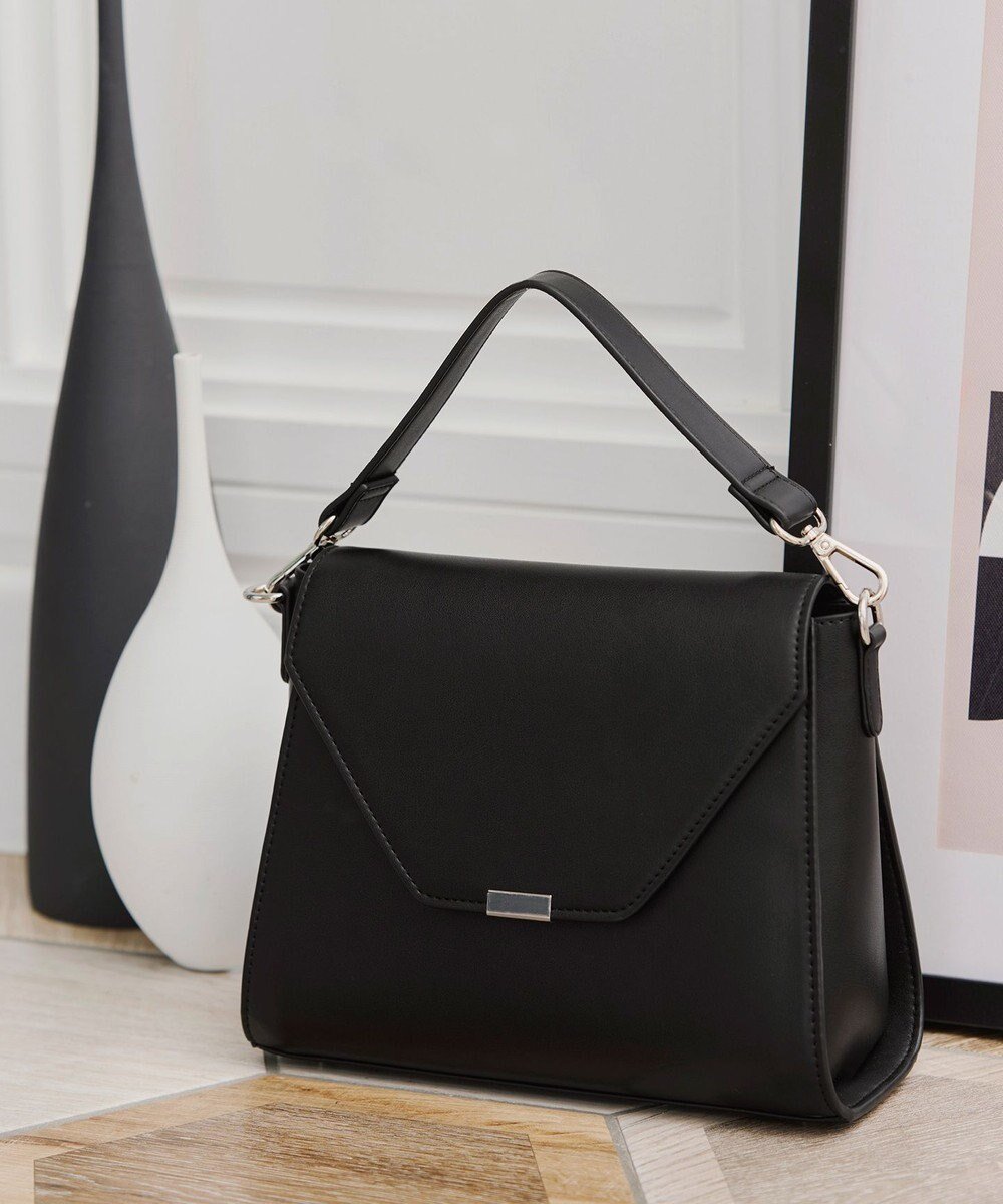 【ティアクラッセ/Tiaclasse】の【安田美沙子さん着用・4way /2TYPEハンドル】パールチェーン付きハーフフォーマルミニバッグ インテリア・キッズ・メンズ・レディースファッション・服の通販 founy(ファニー) 　ファッション　Fashion　レディースファッション　Fashion for Women　バッグ　Bags　エレガント 上品　Elegant　コンパクト　Compact, Small Size　シューズ　Shoes, Footwear　ショルダー　Shoulder, Shoulder Strap　チェーン　Chain, Chain Strap　チュニック　Tunic, Long Top　パール　Pearl, Pearl Accent　フォーマル　Formal, Dressy　ポケット　Pocket, Pocket Detail　再入荷　Restock / Back in Stock　入学式　Entrance Ceremony　新作・新入荷　New Arrivals / New In　結婚式　Wedding　ブラック|ID: prp329100004524485 ipo3291000000035546369