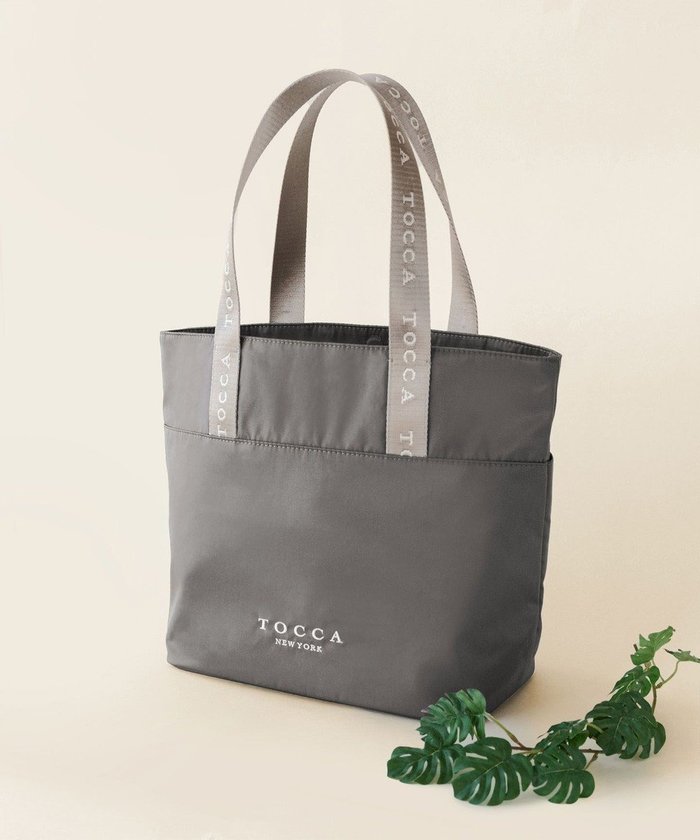 【トッカ/TOCCA】の【WEB&一部店舗限定】CIELO LOGO TOTE トートバッグ インテリア・キッズ・メンズ・レディースファッション・服の通販 founy(ファニー) https://founy.com/ ファッション Fashion レディースファッション WOMEN バッグ Bag 軽量 Lightweight シューズ Shoes シンプル Simple スポーツ Sports 財布 Wallet フラット Flat ベーシック Basic ポケット Pocket マグネット Magnet 旅行 Travel ビジネス 仕事 通勤 Business |ID: prp329100004524570 ipo3291000000032003737