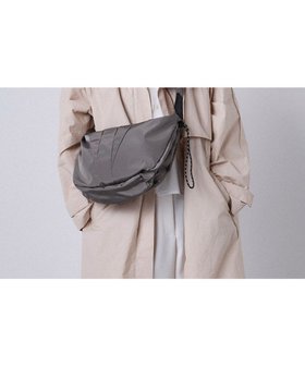 【ミオフィラノ/MioFIRANO】のSILHOUETTE C004 ショルダーバッグ はっ水 人気、トレンドファッション・服の通販 founy(ファニー) ファッション Fashion レディースファッション Fashion for Women アウトドア Outdoor Clothing 軽量 Lightweight, Ultra Light ショルダー Shoulder, Shoulder Strap スタイリッシュ Stylish, Fashionable スマート Smart, Elegant ダブル Double, Double-Breasted ポケット Pocket, Pocket Detail |ID:prp329100004524661