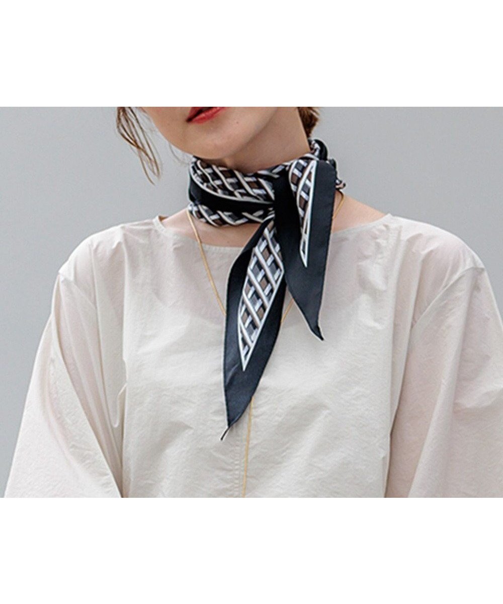 【23区/NIJYUSANKU】のRatti コラージュプリント スカーフ インテリア・キッズ・メンズ・レディースファッション・服の通販 founy(ファニー) ファッション Fashion レディースファッション Fashion for Women イタリア Italy 秋 Autumn ギャザー Gathered, Ruffled シルク Silk, 100% Silk ジャカード/ジャガード Jacquard, Woven Pattern スカーフ Scarf, Neckwear トレンド Trend, Trending Now ハンド Hand, Handmade バンダナ Bandana, Head Scarf プリント Print, Printed Pattern 2024年 2024 エレガント 上品 Elegant 2024-2025秋冬・A/W Autumn/Winter 2024–25 AW24–25 ブラウンプリント|ID: prp329100004524747 ipo3291000000034863961