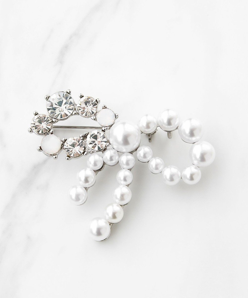 【トッカ/TOCCA】のRIBBON BROOCH NECKLACE ブローチネックレス インテリア・キッズ・メンズ・レディースファッション・服の通販 founy(ファニー) 　ファッション　Fashion　レディースファッション　WOMEN　ジュエリー　Jewelry　ネックレス　Necklaces　おすすめ　Recommend　アクセサリー　Accessories　アシンメトリー　Asymmetry　ギフト プレゼント　Gift Present　セレモニー　Ceremony　チェーン　Chain　ネックレス　Necklace　パール　Pearl　ビジュー　Bijou　フォルム　Form　フォーマル　Formal　フリル　Frills　ブローチ　Brooch　ミックス　Mix　リボン　Ribbon　エレガント 上品　Elegant　無地　Plain Color　シルバー系|ID: prp329100004524825 ipo3291000000032004753