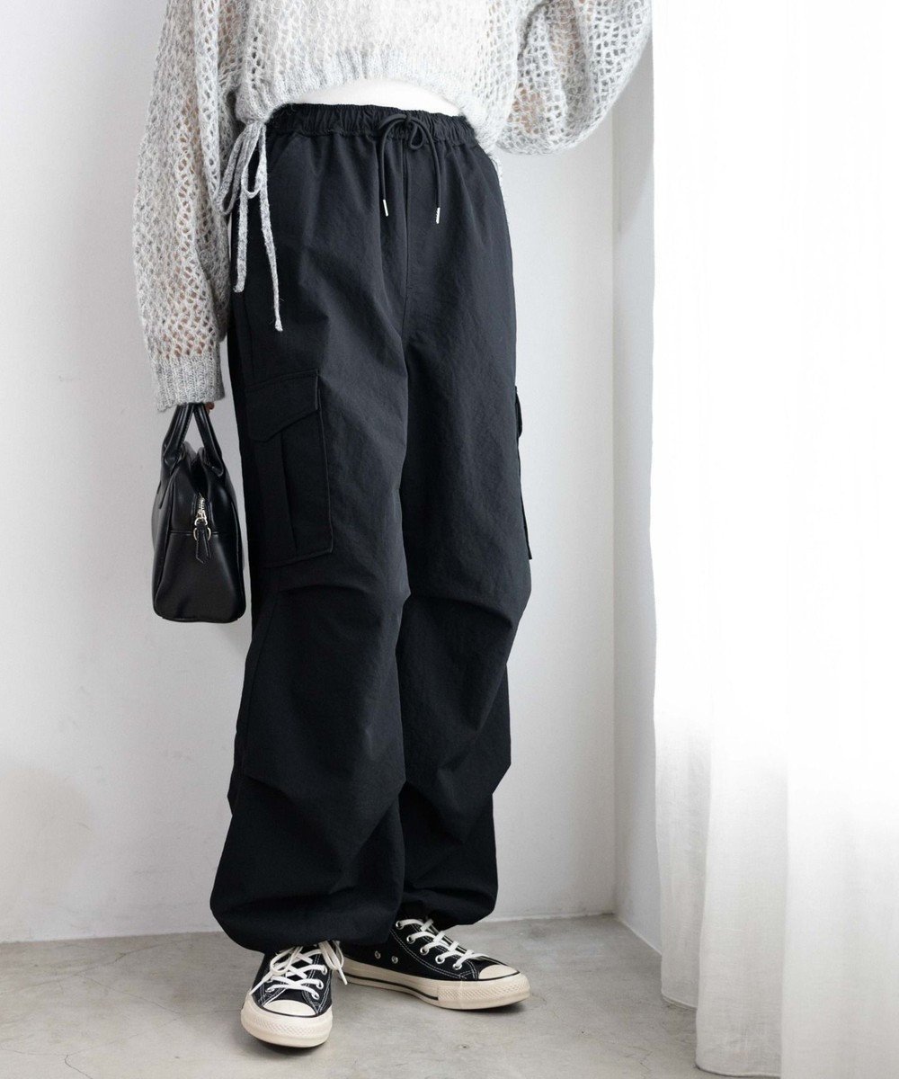 【ウィゴー/WEGO】の【ウエストゴム】イージーパラシュートカーゴパンツ インテリア・キッズ・メンズ・レディースファッション・服の通販 founy(ファニー) 　ファッション　Fashion　レディースファッション　WOMEN　パンツ　Pants　カーゴパンツ　Cargo Pants　カーディガン　Cardigan　シューズ　Shoes　ショート　Short　スニーカー　Sneakers　スマホ　Smartphone　ドローコード　Draw Cord　定番　Standard　人気　Popularity　ボトム　Bottom　ワッシャー　Washer　A/W・秋冬　Aw・Autumn/Winter・Fw・Fall-Winter　プチプライス・低価格　Affordable　ブラック|ID: prp329100004525270 ipo3291000000032006737