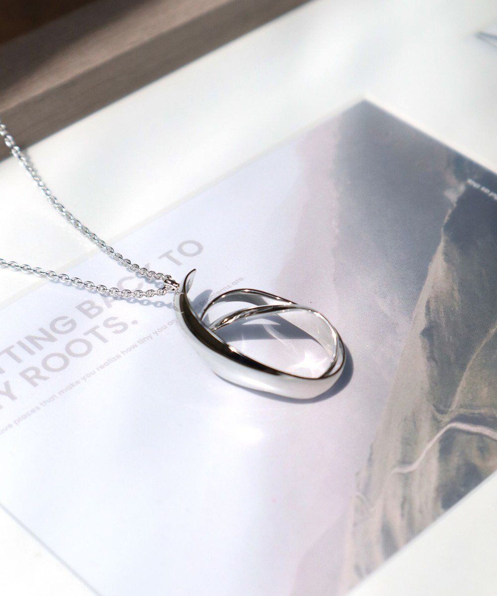 【ティアクラッセ/Tiaclasse】のメタルリボンロールネックレス インテリア・キッズ・メンズ・レディースファッション・服の通販 founy(ファニー) 　ファッション　Fashion　レディースファッション　Fashion for Women　ジュエリー　Jewelry　ネックレス　Necklaces & Pendants　おすすめ　Recommended / Our Picks　アクセサリー　Fashion Accessories　シューズ　Shoes, Footwear　シルバー　Silver, Metallic Silver　シンプル　Simple, Minimal　チュニック　Tunic, Long Top　ネックレス　Necklace, Pendant Necklace　メタル　Metal, Metal Parts　モチーフ　Motif, Design Theme　リボン　Ribbon, Bow　ロング　Long, Long-Length　再入荷　Restock / Back in Stock　新作・新入荷　New Arrivals / New In　結婚式　Wedding　シルバー|ID: prp329100004525291 ipo3291000000035703015